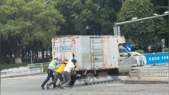 见义勇为 世界因你而变得更精彩